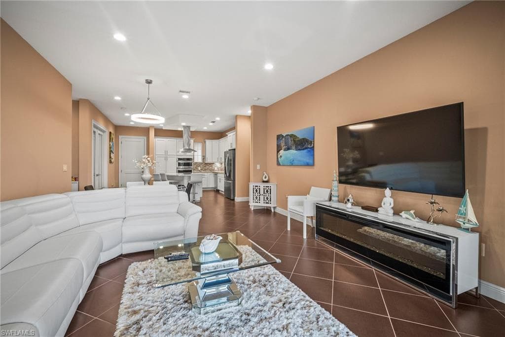 21460 Strada Nuova CIR # B213, ESTERO FL 33928-16