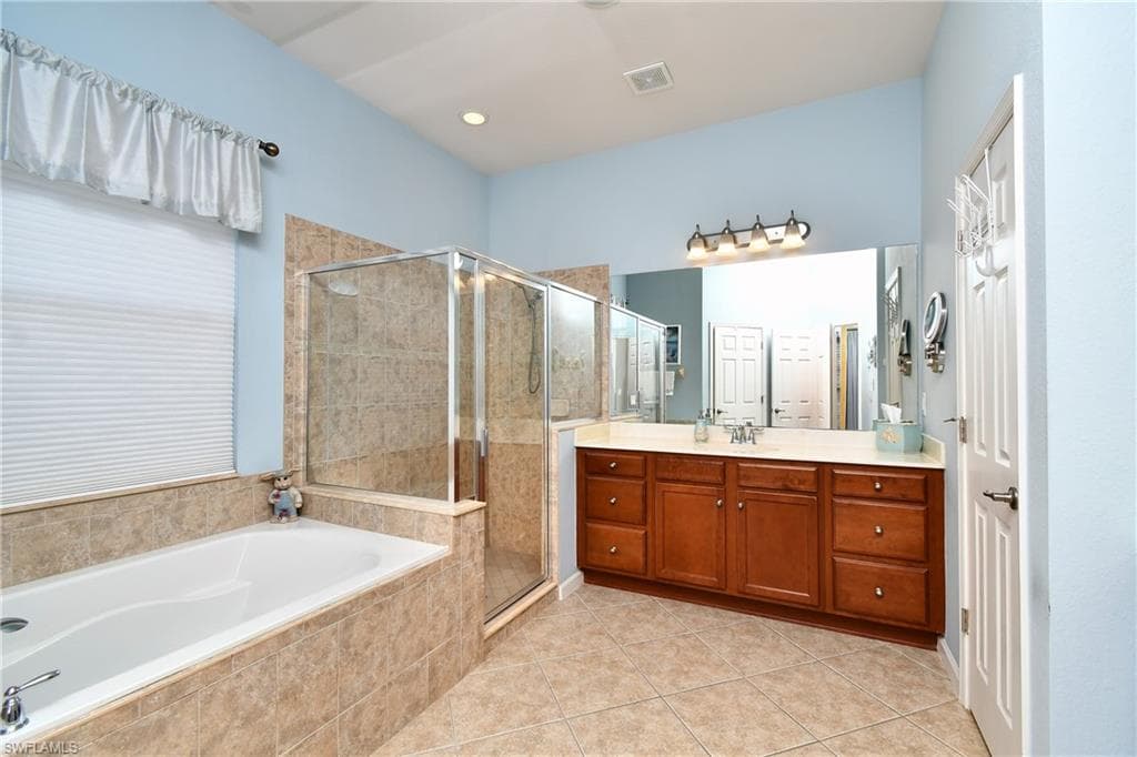 26317 Stonewall LN, BONITA SPRINGS FL 34135-14