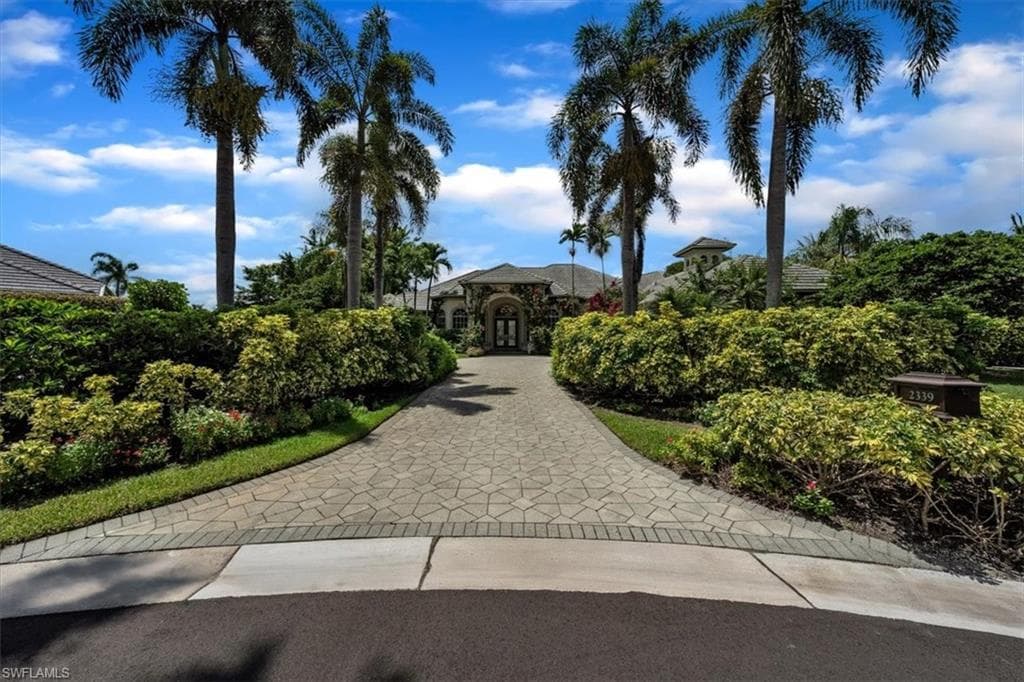 2339 Alexander Palm DR, NAPLES FL 34105-6