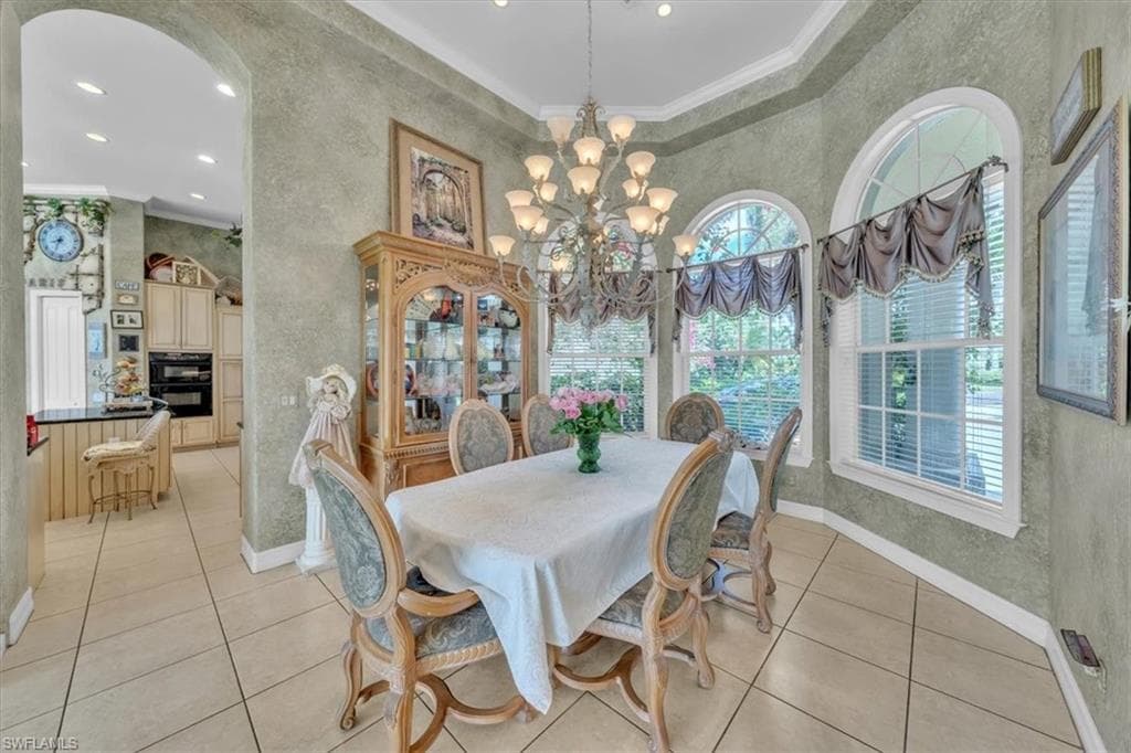 2339 Alexander Palm DR, NAPLES FL 34105-9