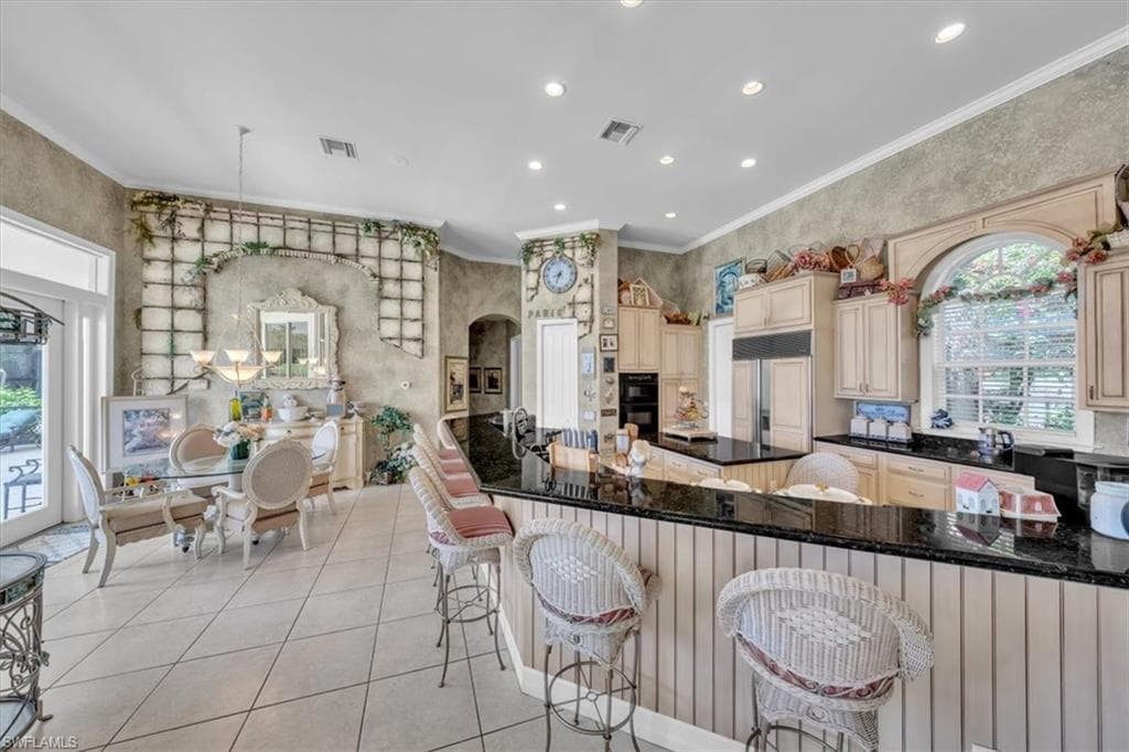 2339 Alexander Palm DR, NAPLES FL 34105-10