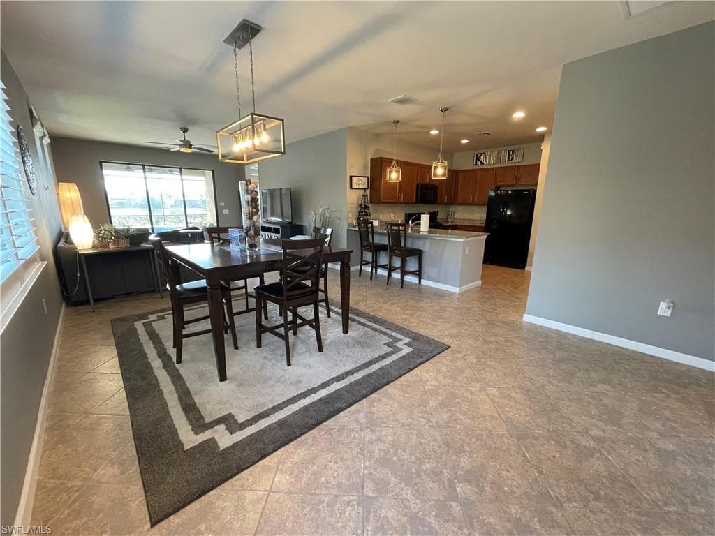 7631 Jacaranda LN, NAPLES FL 34114-12