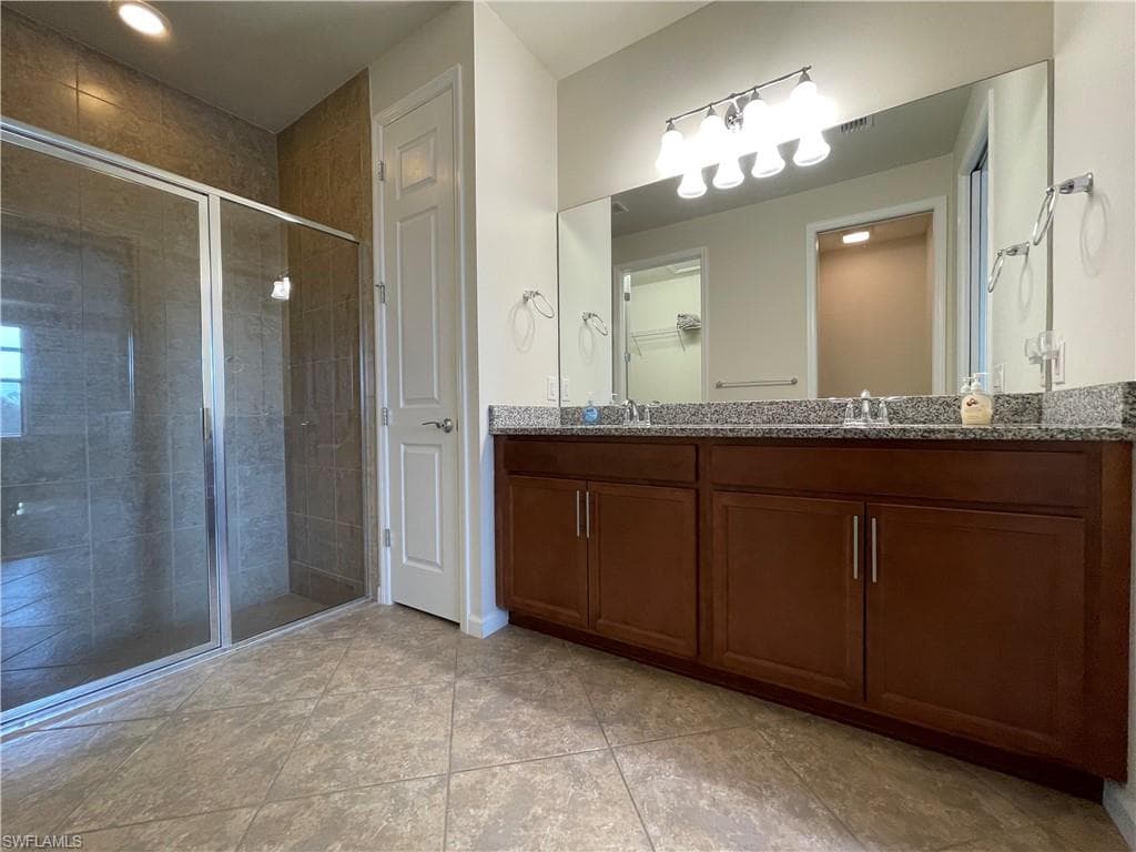 7631 Jacaranda LN, NAPLES FL 34114-25