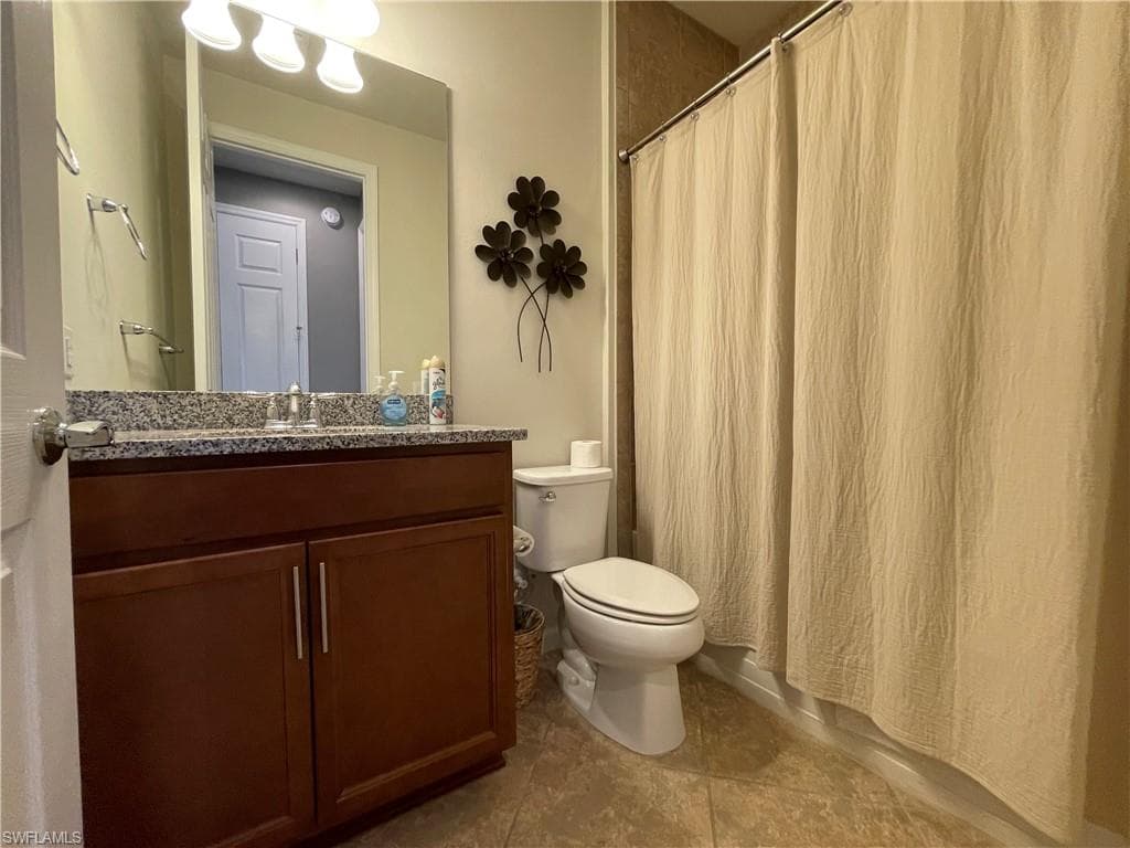 7631 Jacaranda LN, NAPLES FL 34114-30