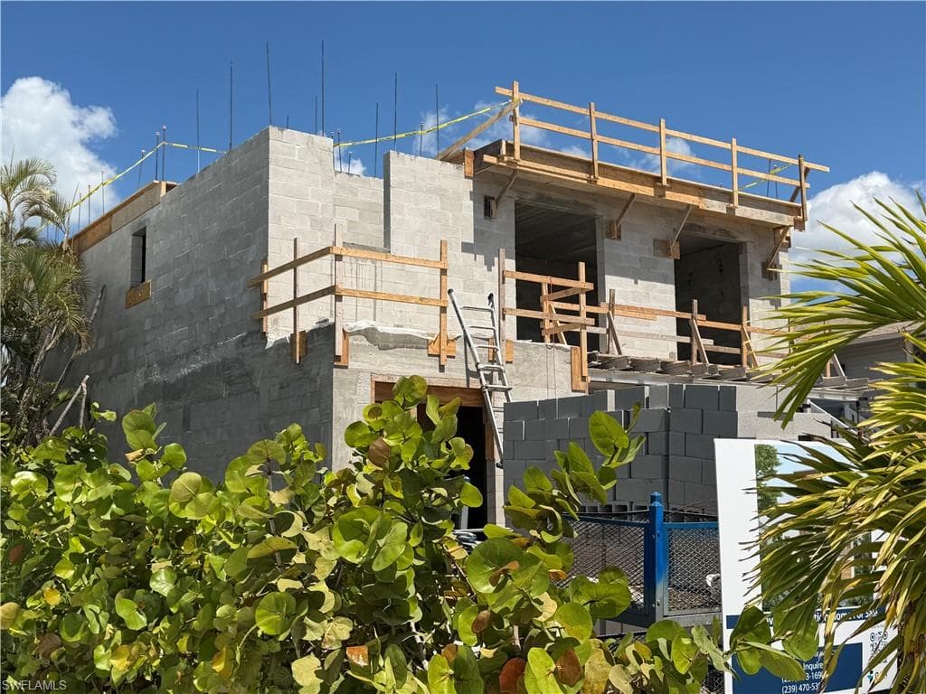 6014 Cypress LN, BONITA SPRINGS FL 34134-1