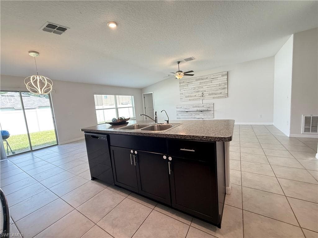 39889 NW Harmon Grove CT, ZEPHYRHILLS FL 33540-7