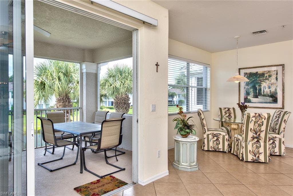 12859 Carrington CIR # 202, NAPLES FL 34105-13