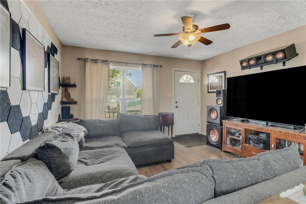 398 Leawood CIR, NAPLES FL 34104-4