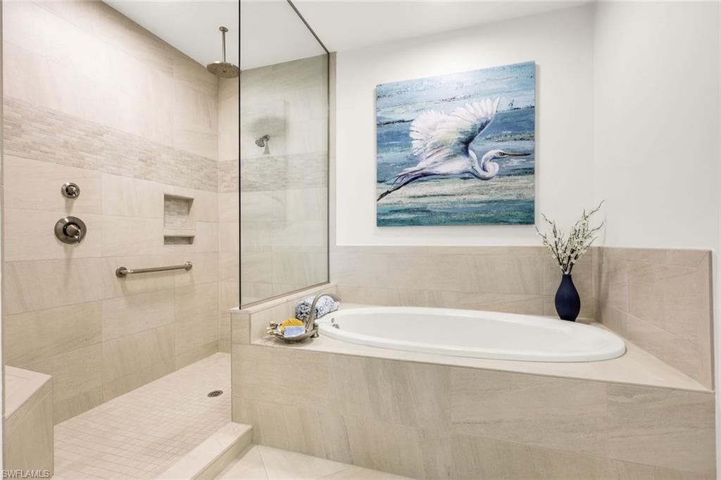 16452 Carrara WAY # 301, NAPLES FL 34110-16