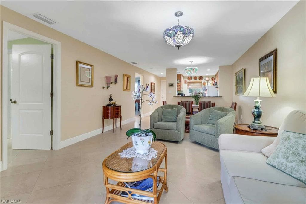 5595 RATTLESNAKE HAMMOCK RD # 19, NAPLES FL 34113-5