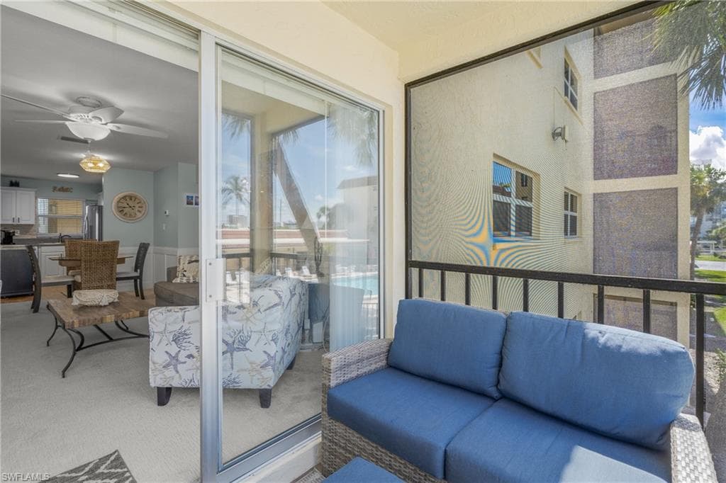 915 Beach RD # 215, SARASOTA FL 34242-16