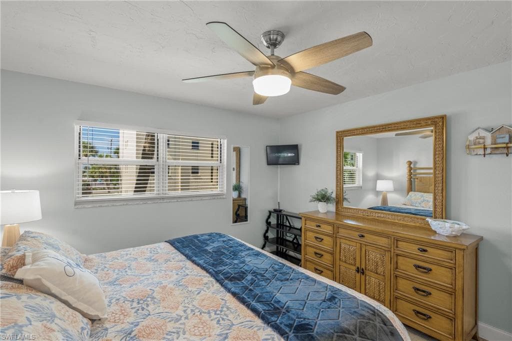 915 Beach RD # 215, SARASOTA FL 34242-19