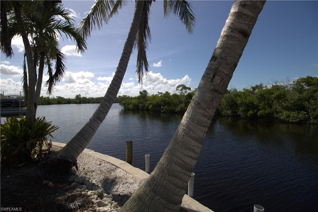 5043 Genesee PKWY, BOKEELIA FL 33922-10