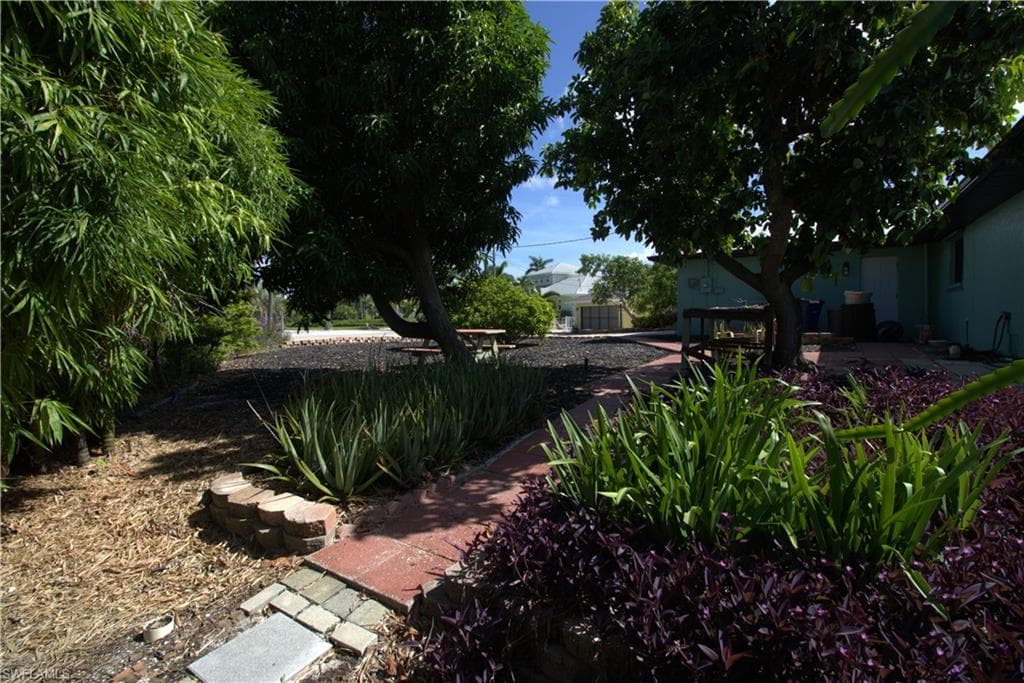 5043 Genesee PKWY, BOKEELIA FL 33922-3