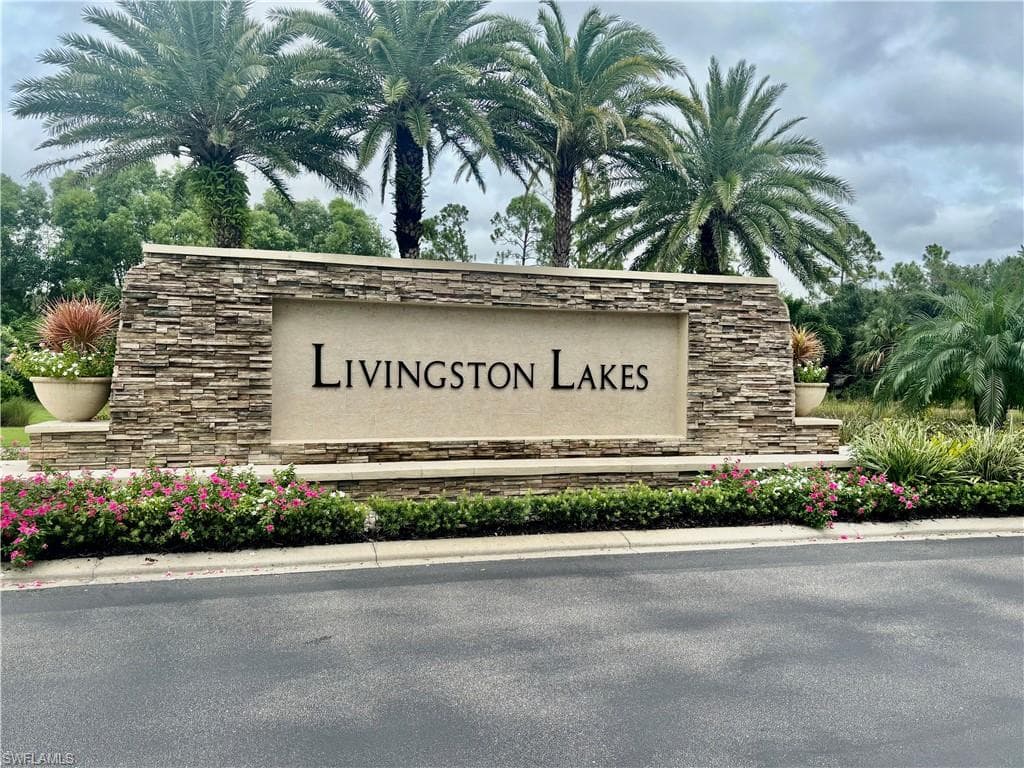 15148 Palmer Lake CIR # 202, NAPLES FL 34109-2
