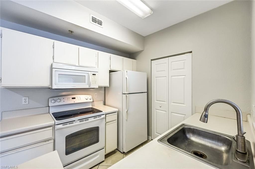 6300 Aragon WAY # 105, FORT MYERS FL 33966-13