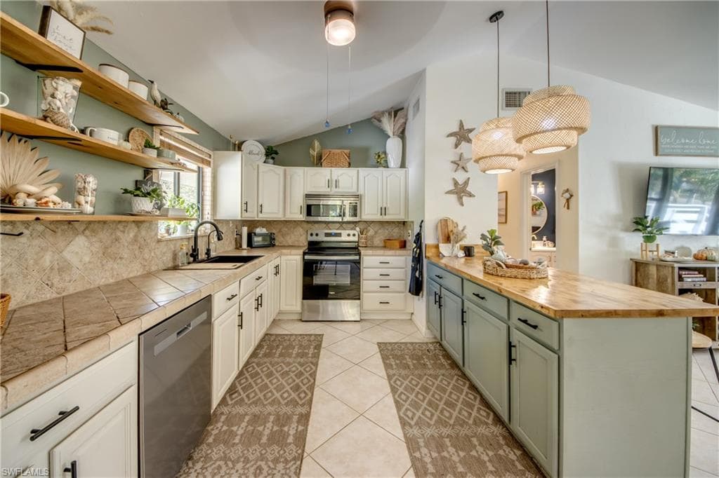 10600 Habitat TRL, BOKEELIA FL 33922-1