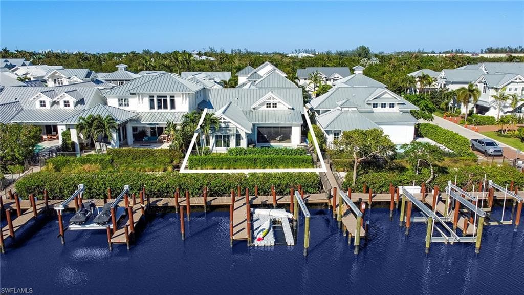 1482 2nd AVE S, NAPLES FL 34102-22