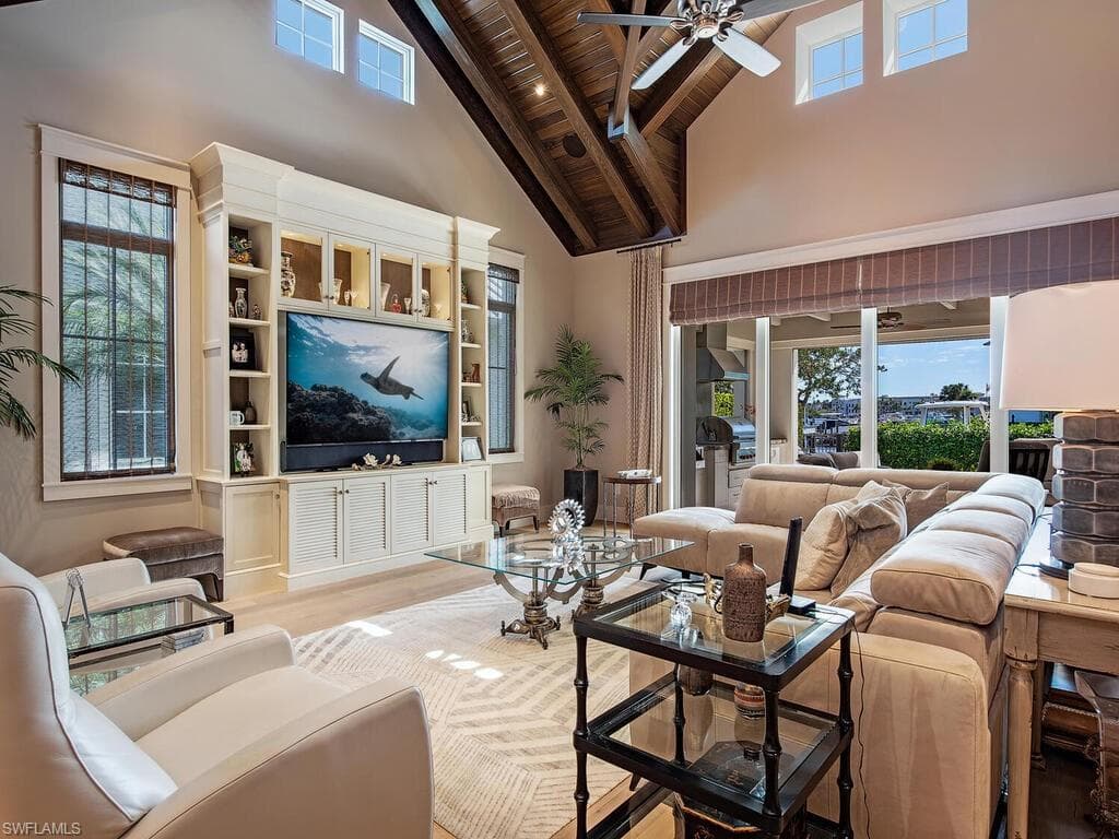 1482 2nd AVE S, NAPLES FL 34102-6