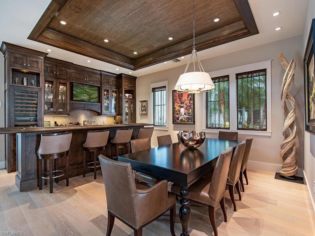 1482 2nd AVE S, NAPLES FL 34102-4