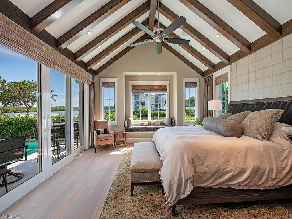 1482 2nd AVE S, NAPLES FL 34102-10