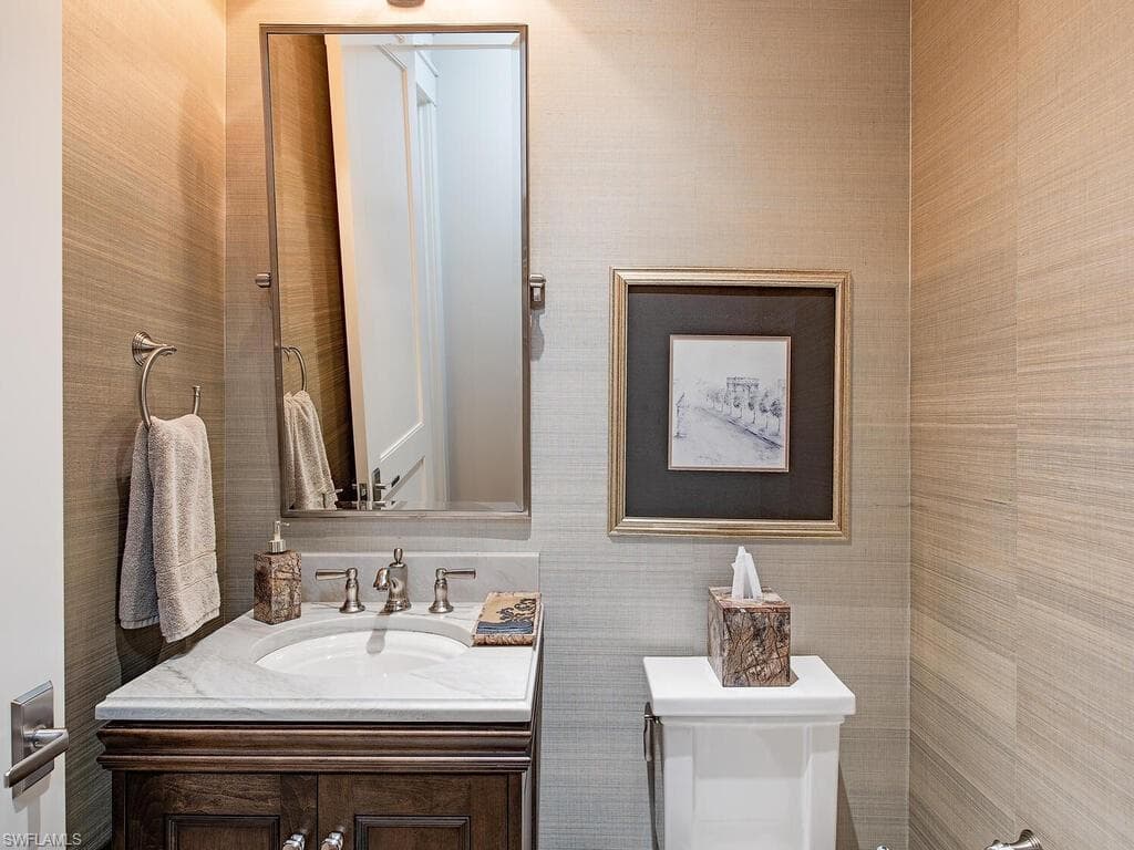 1482 2nd AVE S, NAPLES FL 34102-18