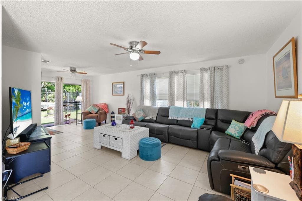 4517 Vinsetta AVE, NORTH FORT MYERS FL 33903-11