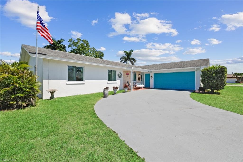 4517 Vinsetta AVE, NORTH FORT MYERS FL 33903-2