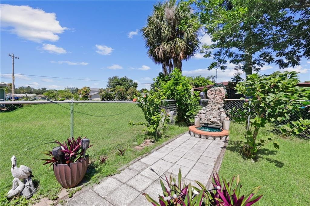 4517 Vinsetta AVE, NORTH FORT MYERS FL 33903-24