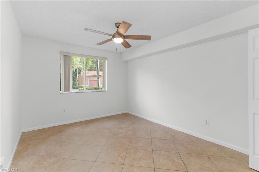 1810 Florida Club CIR # 1111, NAPLES FL 34112-15