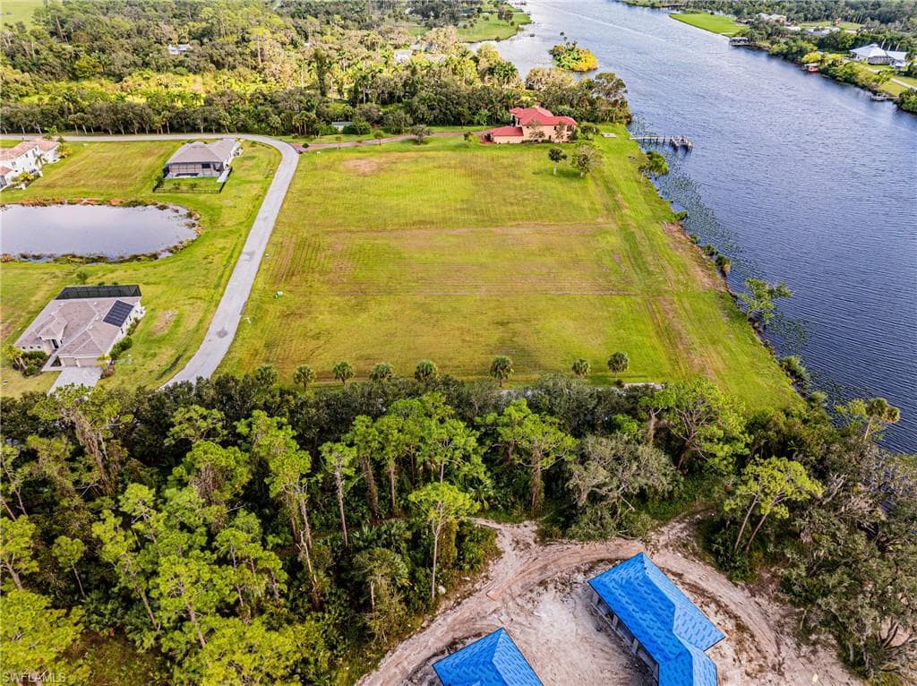 17109 Serengeti CIR, ALVA FL 33920-19