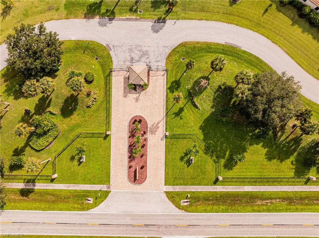 17109 Serengeti CIR, ALVA FL 33920-29