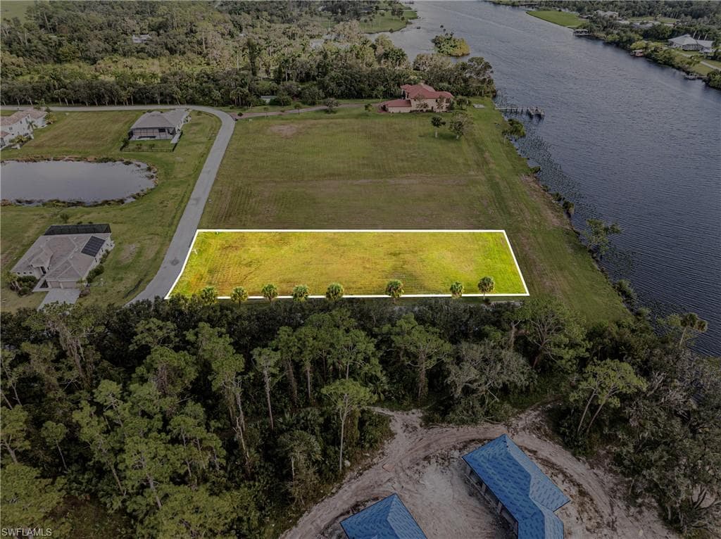 17109 Serengeti CIR, ALVA FL 33920-18