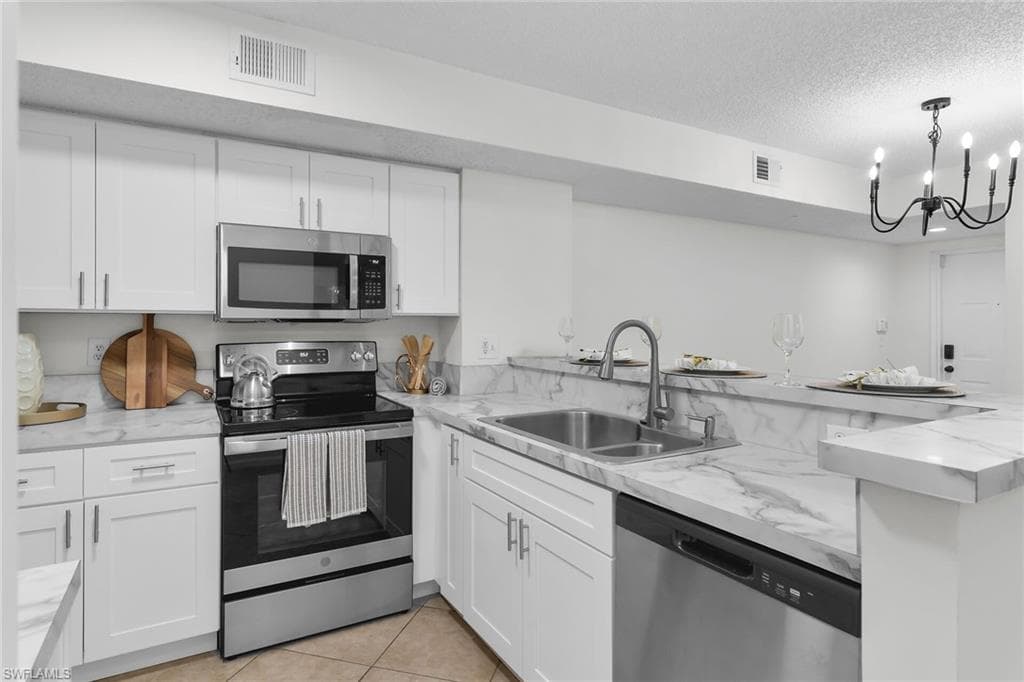1810 Florida Club CIR # 1111, NAPLES FL 34112-19