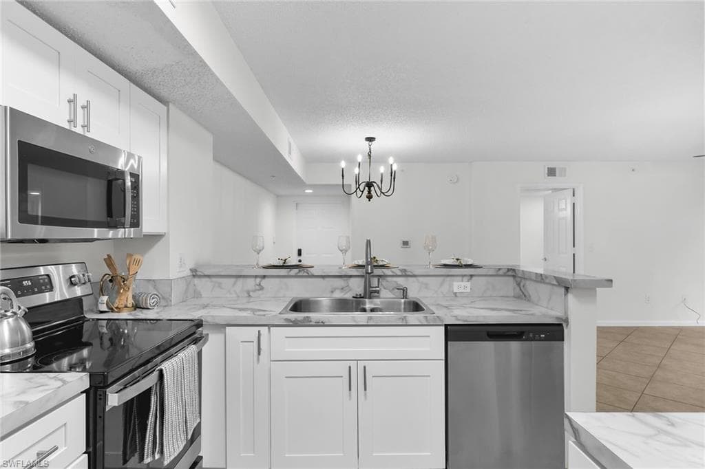 1810 Florida Club CIR # 1111, NAPLES FL 34112-17