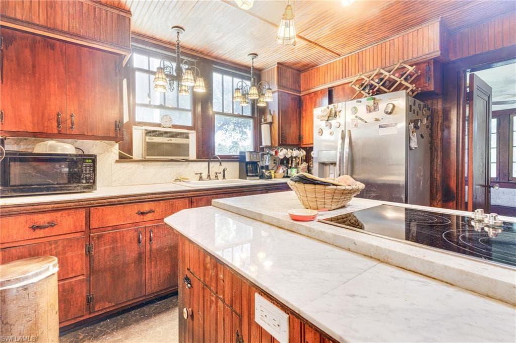 62 Prospect AVE, FORT MYERS FL 33905-11