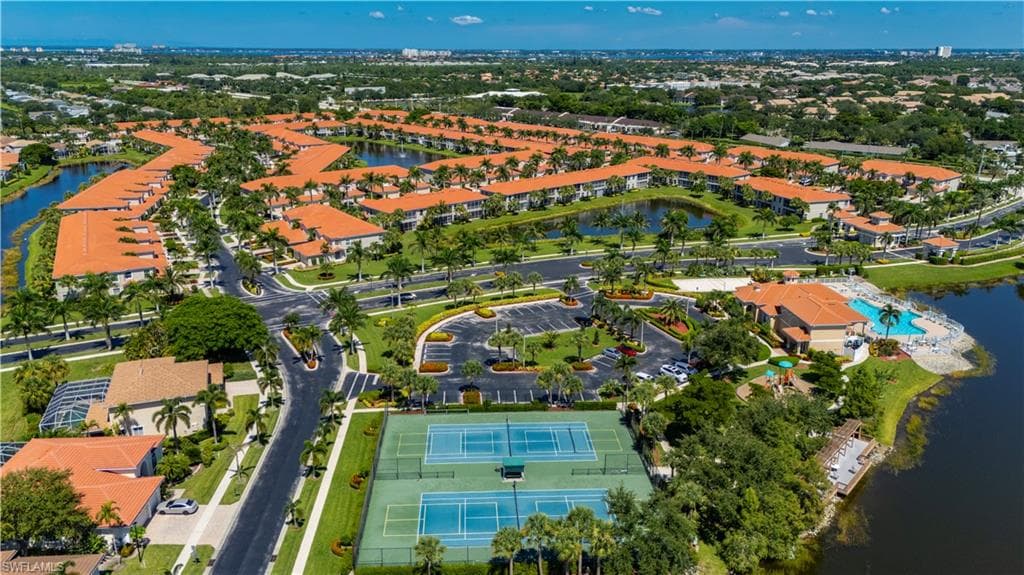 9009 Paseo De Valencia ST, FORT MYERS FL 33908-37