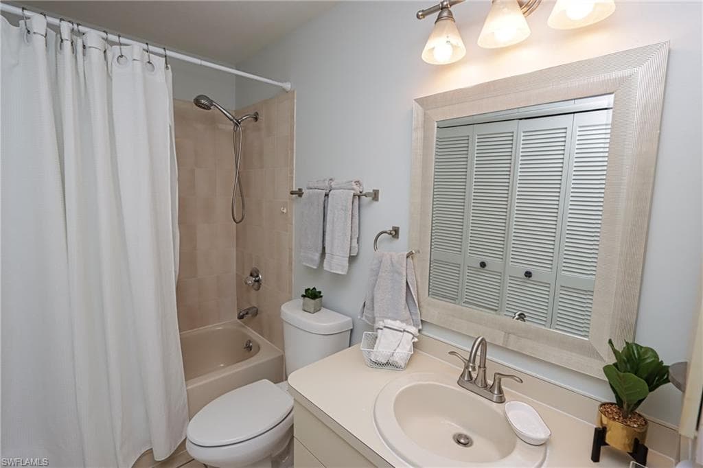 10805 Queen Anne LN # 203, NAPLES FL 34109-16