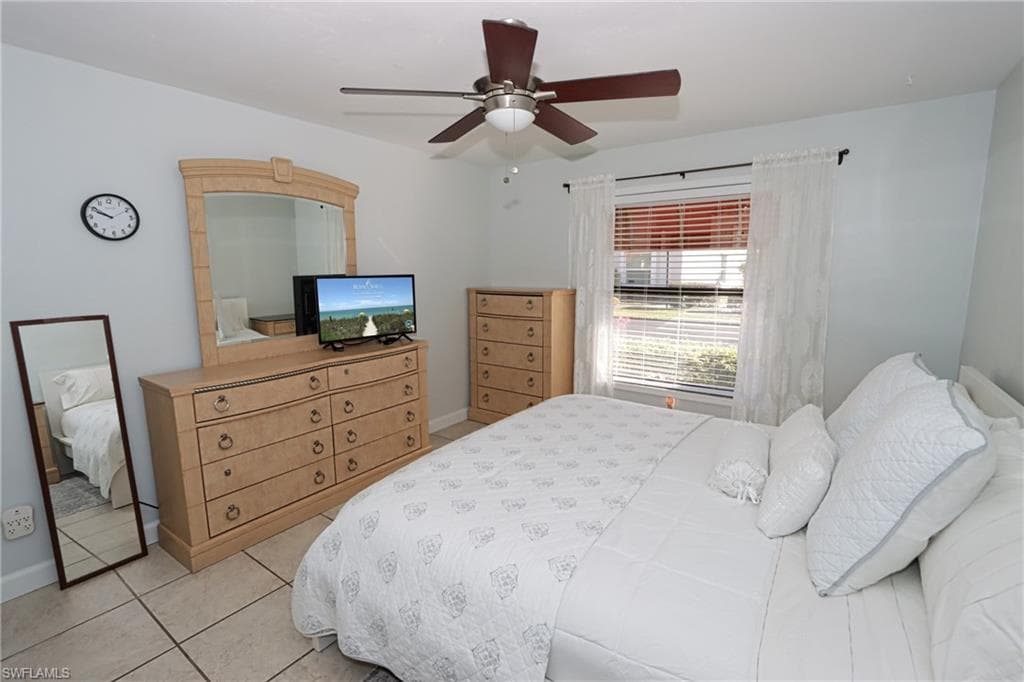 10805 Queen Anne LN # 203, NAPLES FL 34109-15