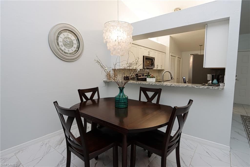 10805 Queen Anne LN # 203, NAPLES FL 34109-19