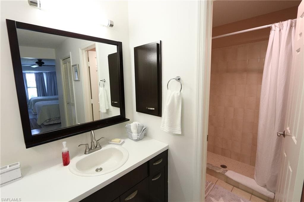 10805 Queen Anne LN # 203, NAPLES FL 34109-13