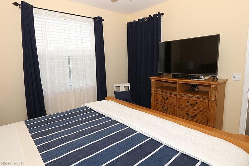 3250 Cypress Glen WAY # 403, NAPLES FL 34109-12