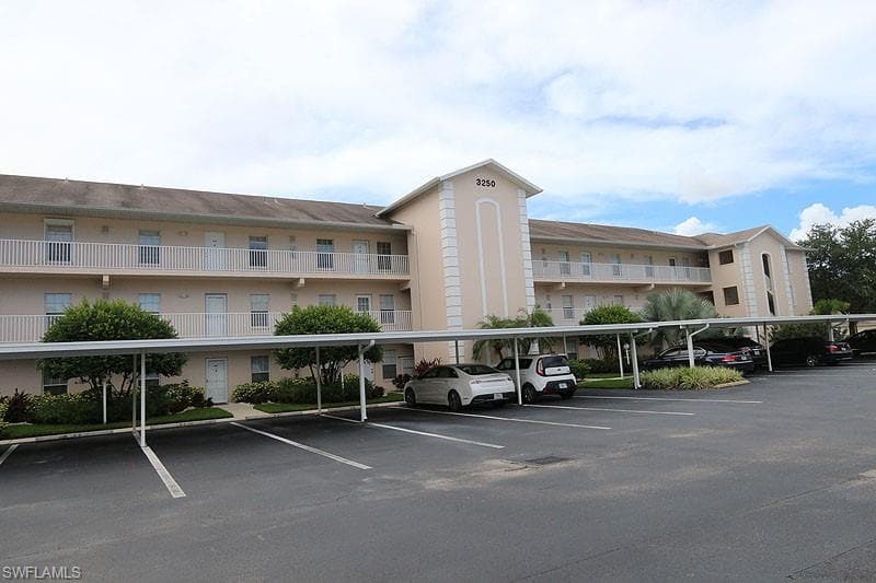 3250 Cypress Glen WAY # 403, NAPLES FL 34109-19