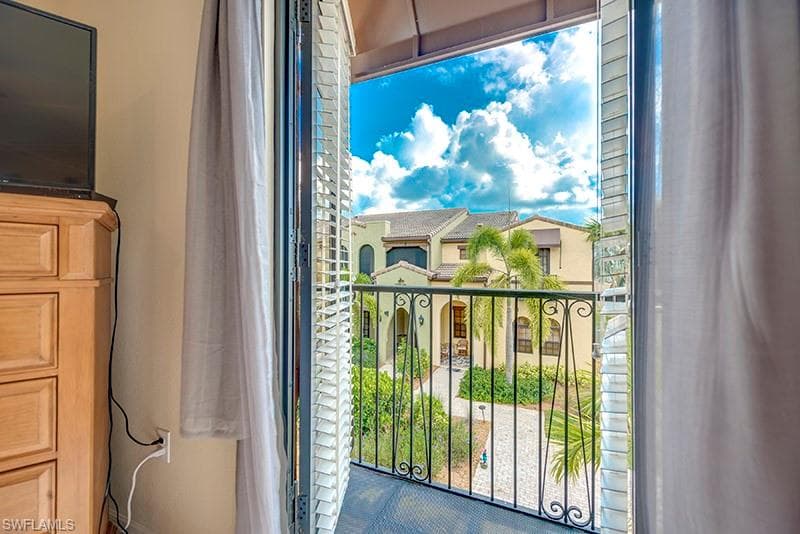 9040 Alturas ST # 5, NAPLES FL 34113-12