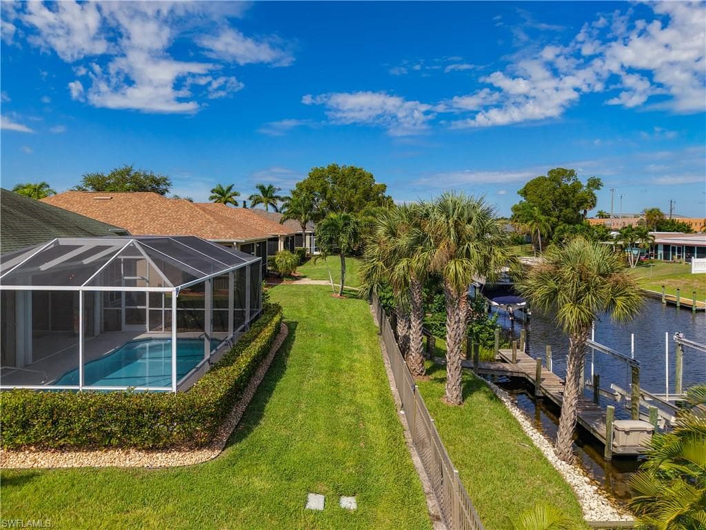9346 Palm Island CIR, NORTH FORT MYERS FL 33903-40