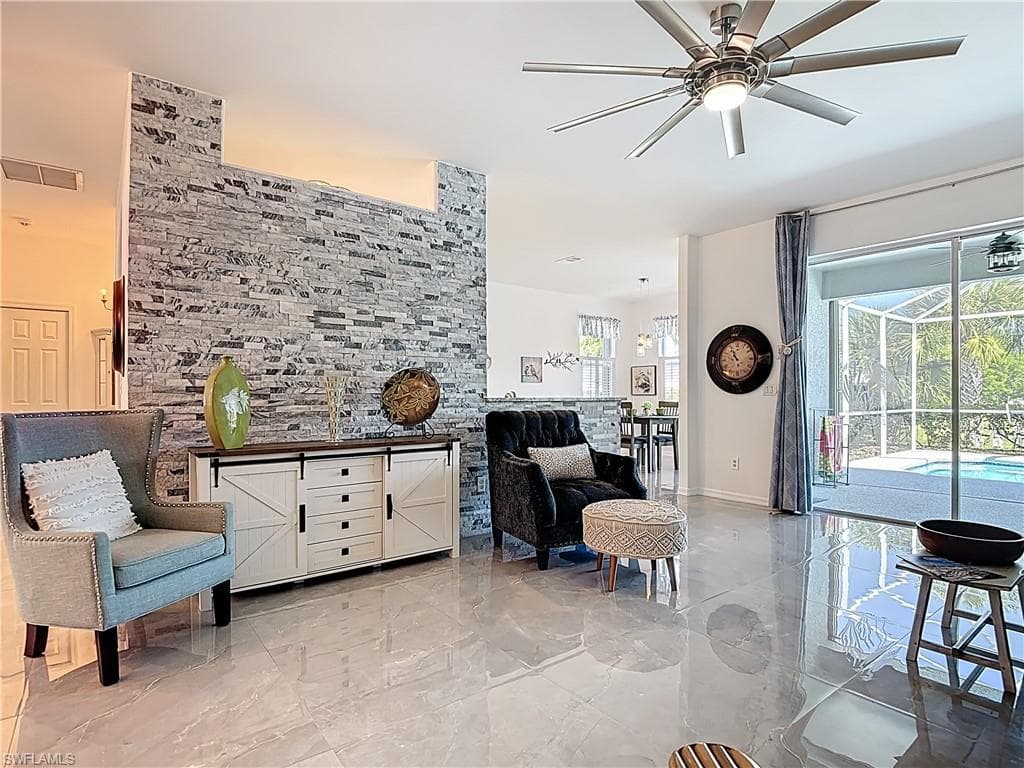 9346 Palm Island CIR, NORTH FORT MYERS FL 33903-14
