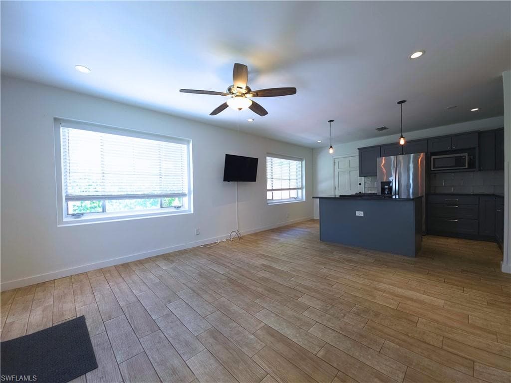 1915 Llewellyn DR, FORT MYERS FL 33901-3