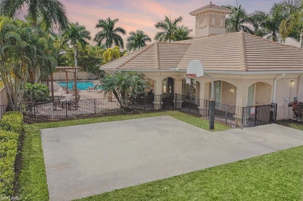 1465 Serrano CIR, NAPLES FL 34105-22