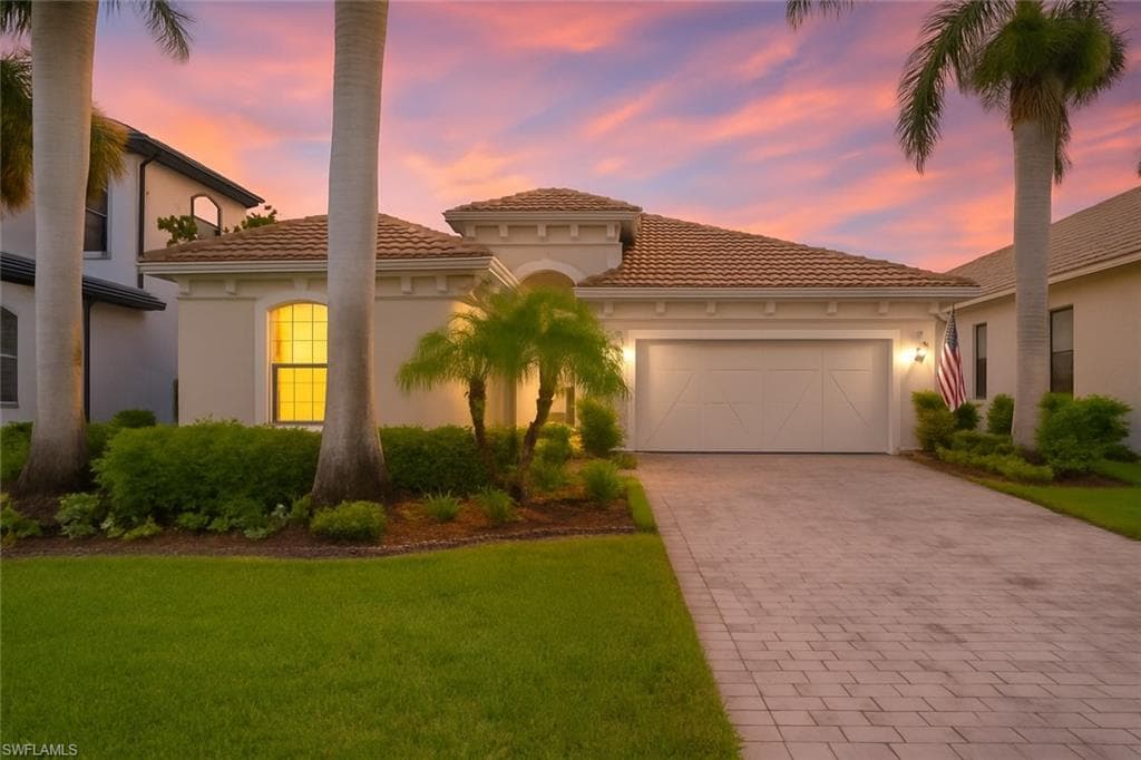 1465 Serrano CIR, NAPLES FL 34105-1