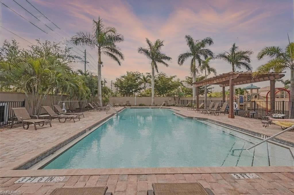 1465 Serrano CIR, NAPLES FL 34105-27